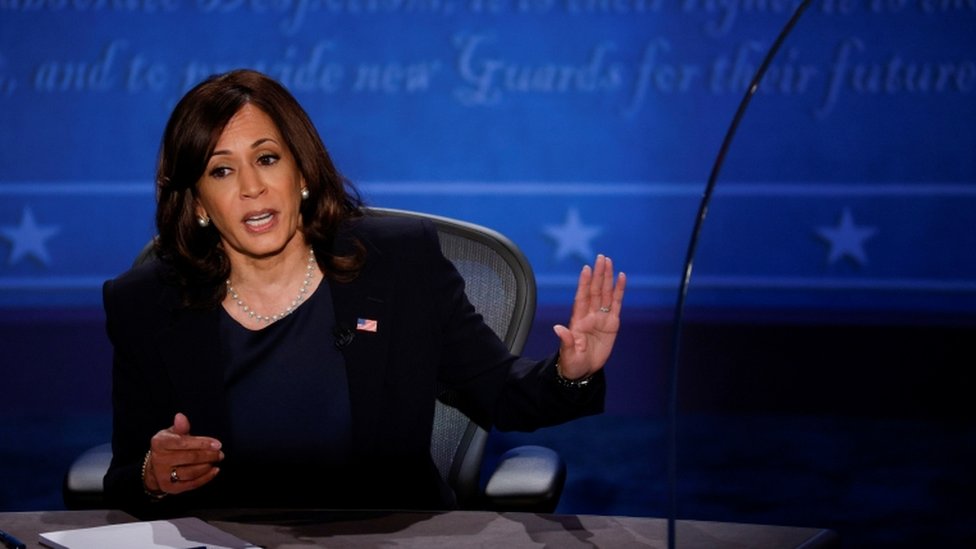 Según algunos cálculos, Kamala Harris fue interrumpida por Mike Pence en al menos 16 oportunidades. (Foto Prensa Libre: Reuters)