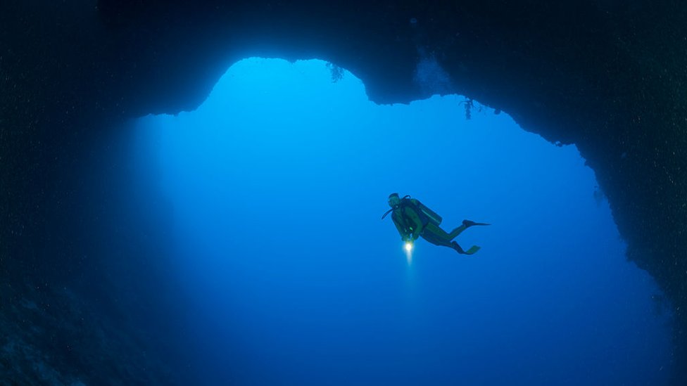 Los agujeros azules son uno de los sitios más fascinantes e inaccesibles del mundo marino. (Foto Prensa Libre: Getty Images)
