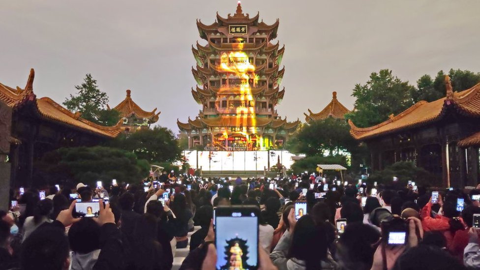 La Torre de la Grulla Amarilla es una de las atracciones turísticas más visitadas en Wuhan. (Foto Prensa Libre: Getty Images)