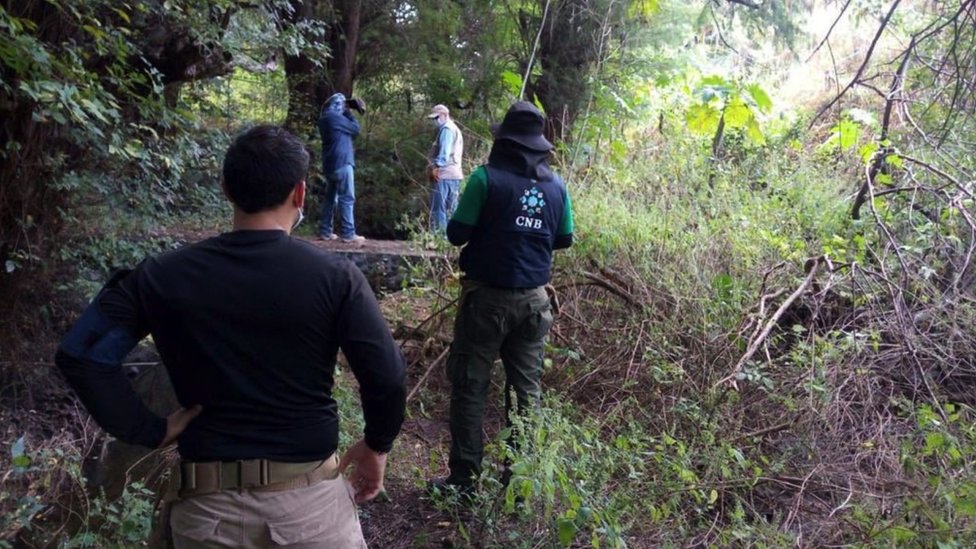 Los trabajos de búsqueda y excavación comenzaron el pasado 20 de octubre en el municipio de Salvatierra. (Foto Prensa Libre: Comisión Nacional de Búsqueda de México)
