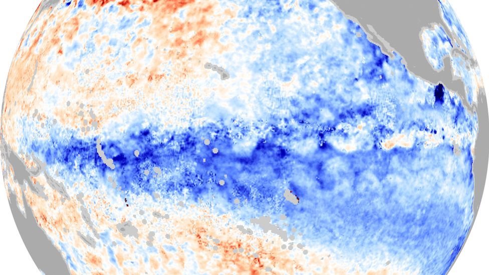 La imagen muestra las aguas más frías del Pacífico que caracterizan a La Niña. NASA