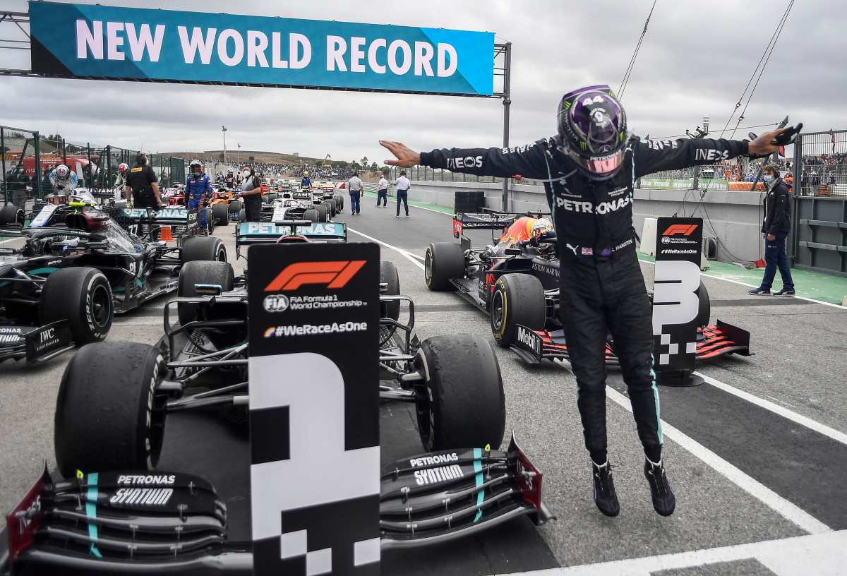 Hamilton bate récord de victorias de Schumacher al ganar en Portugal