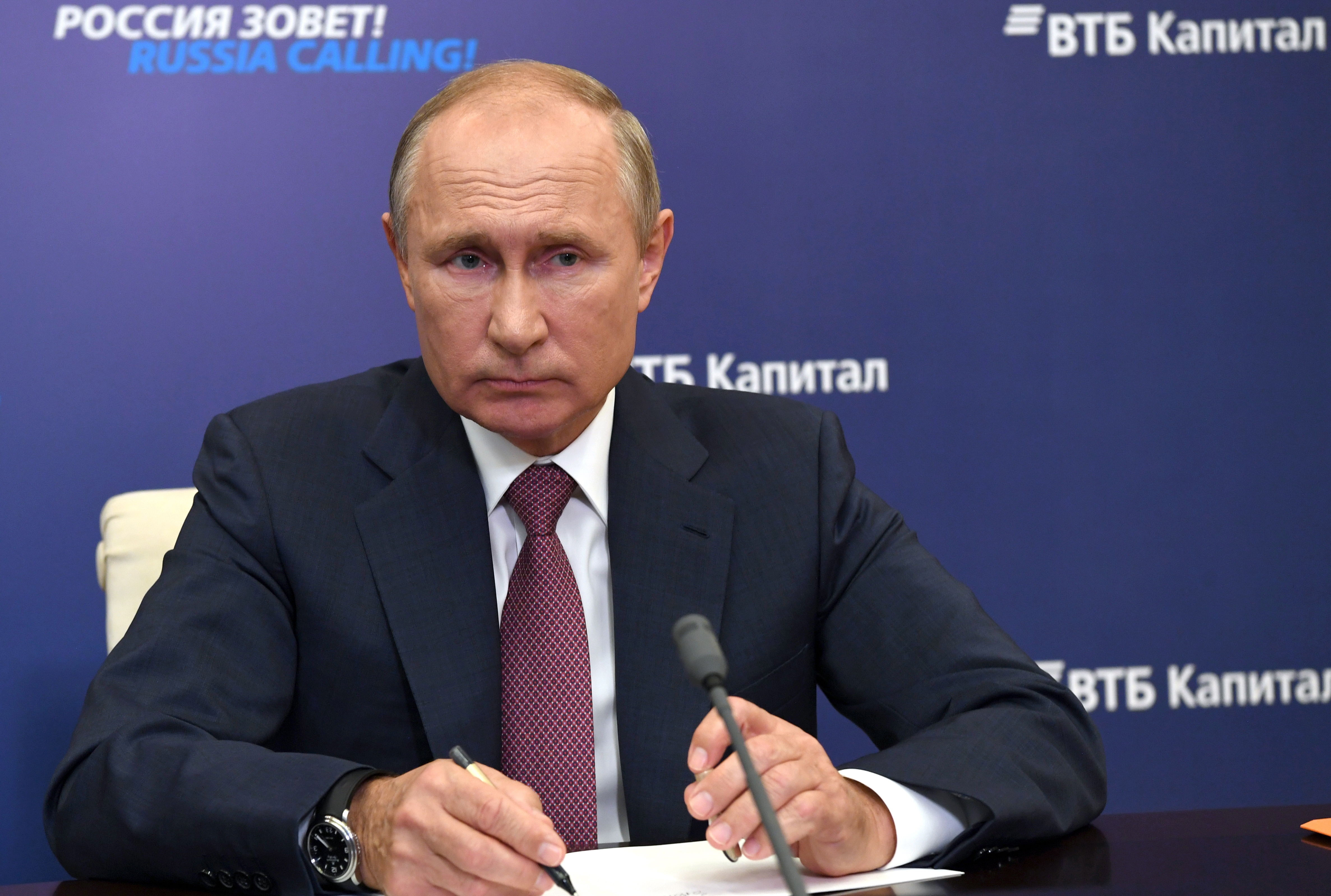 El presidente Vladimir Putin se refirió a las dos vacunas que Rusia desarrolla contra el coronavirus. (Foto Prensa Libre: EFE)