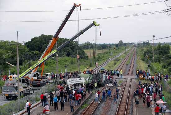 Entre las víctimas mortales se encuentra el conductor del autobús. (Foto Prensa Libre: EFE)