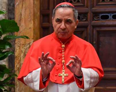 Joyas y bolsos caros: por qué el Vaticano arrestó a Cecilia Marogna, la “dama del cardenal” Becciu