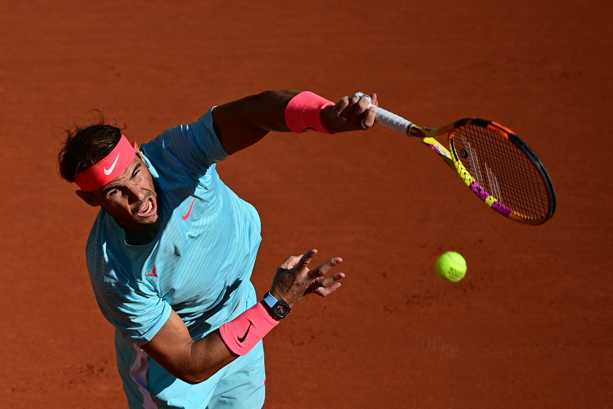 Nadal aseguró un puesto en cuartos de final de Roland Garros. (Foto Prensa Libre: AFP)