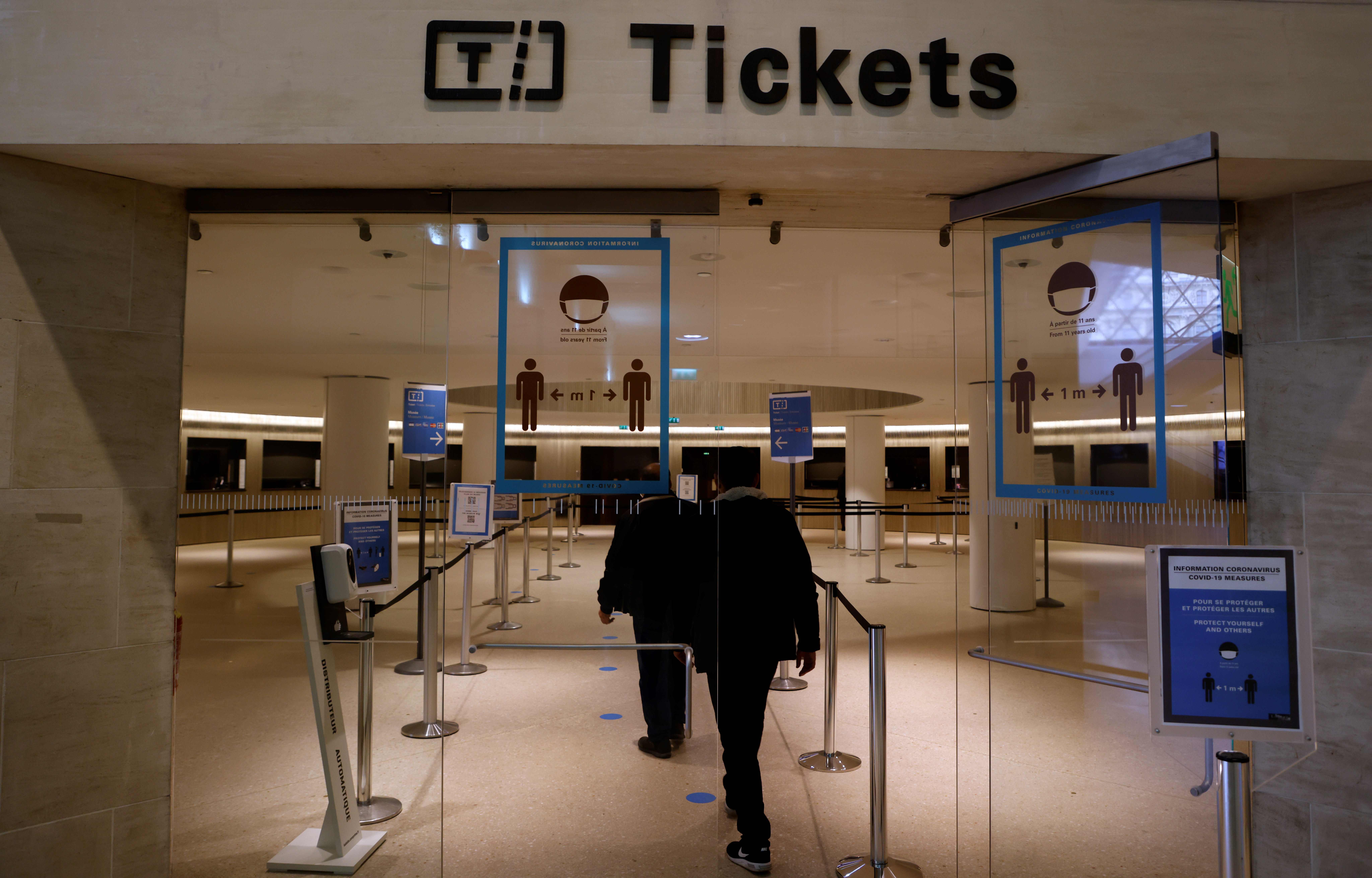 Francia quedará bajo toque de queda para frenar la propagación del coronavirus. (Foto Prensa Libre: AFP)