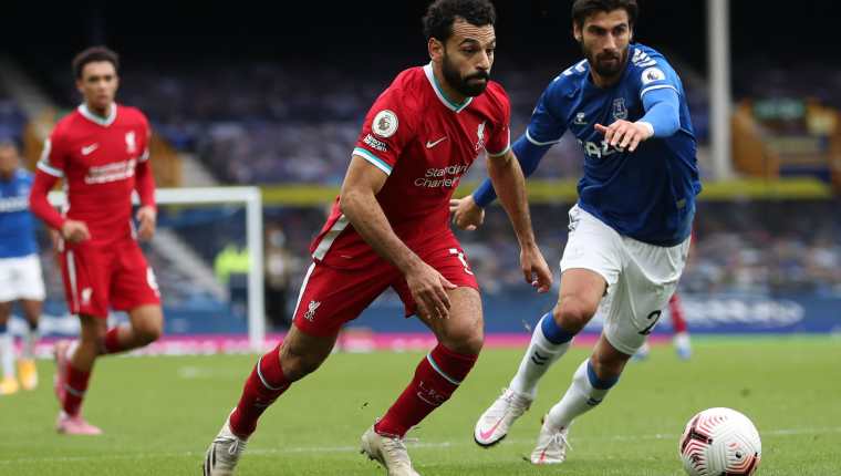 Salah llegó a los cien goles con el Liverpool en el juego ante el Everton. (Foto Prensa Libre: AFP)