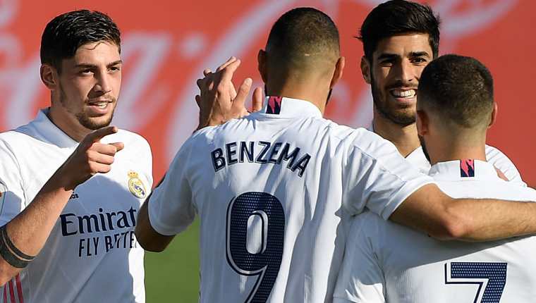 Benzema se apuntó en la victoria del Real Madrid sobre el S. D. Huesca con un doblete. (Foto Prensa Libre: AFP)