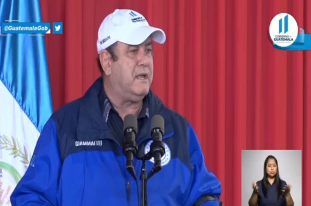 El presidente Giammattei en actividad en San Marcos donde anunció el ingreso del tren de México. (Foto Prensa Libre: Tomada de video del gobierno)