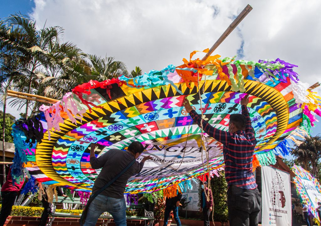 Festival de Barriletes gigantesen Santiago Sacatepéquez