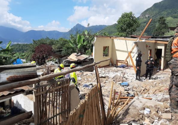 Así quedó la vivienda de Lita Mendoza por la tragedia en San Marcos La Laguna, Sololá. (Foto Prensa Libre: Carlos Hernández)