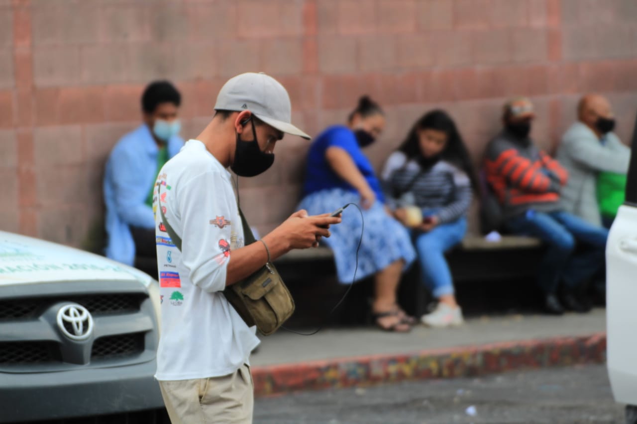 El uso de mascarilla es una de las principales recomendaciones para evitar contagios de coronavirus. (Foto Prensa Libre: Byron García) 