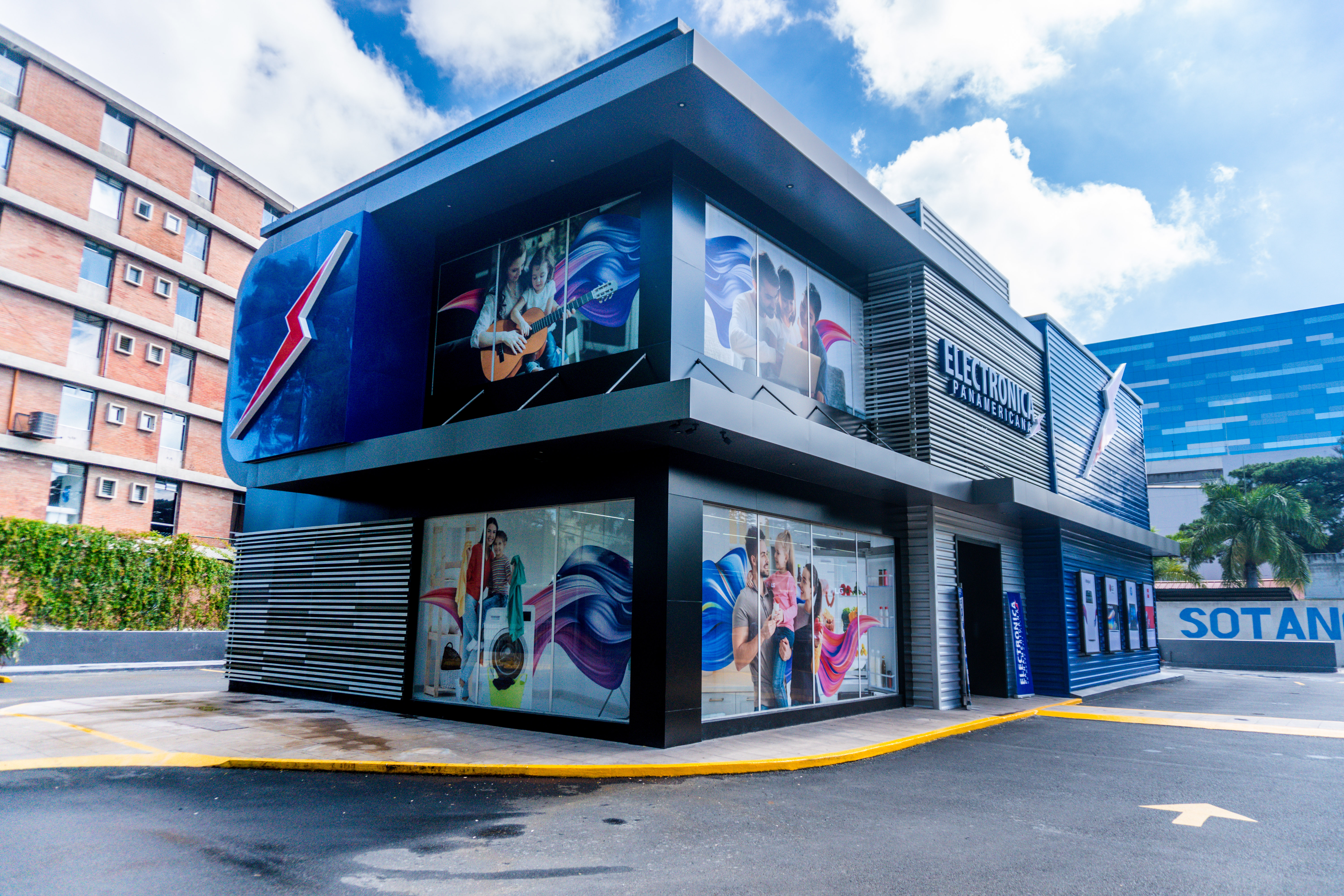 La nueva ubicación de Electrónica Panamericana tiene productos Primium ideales para el hogar. Foto Prensa Libre: Cortesía
