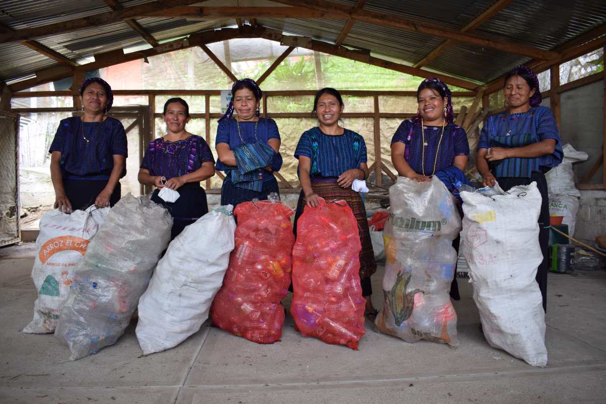 Atitlán Recicla, un proyecto que cuida al Lago de Atitlán