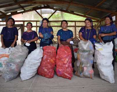 Atitlán Recicla, un proyecto que cuida al Lago de Atitlán