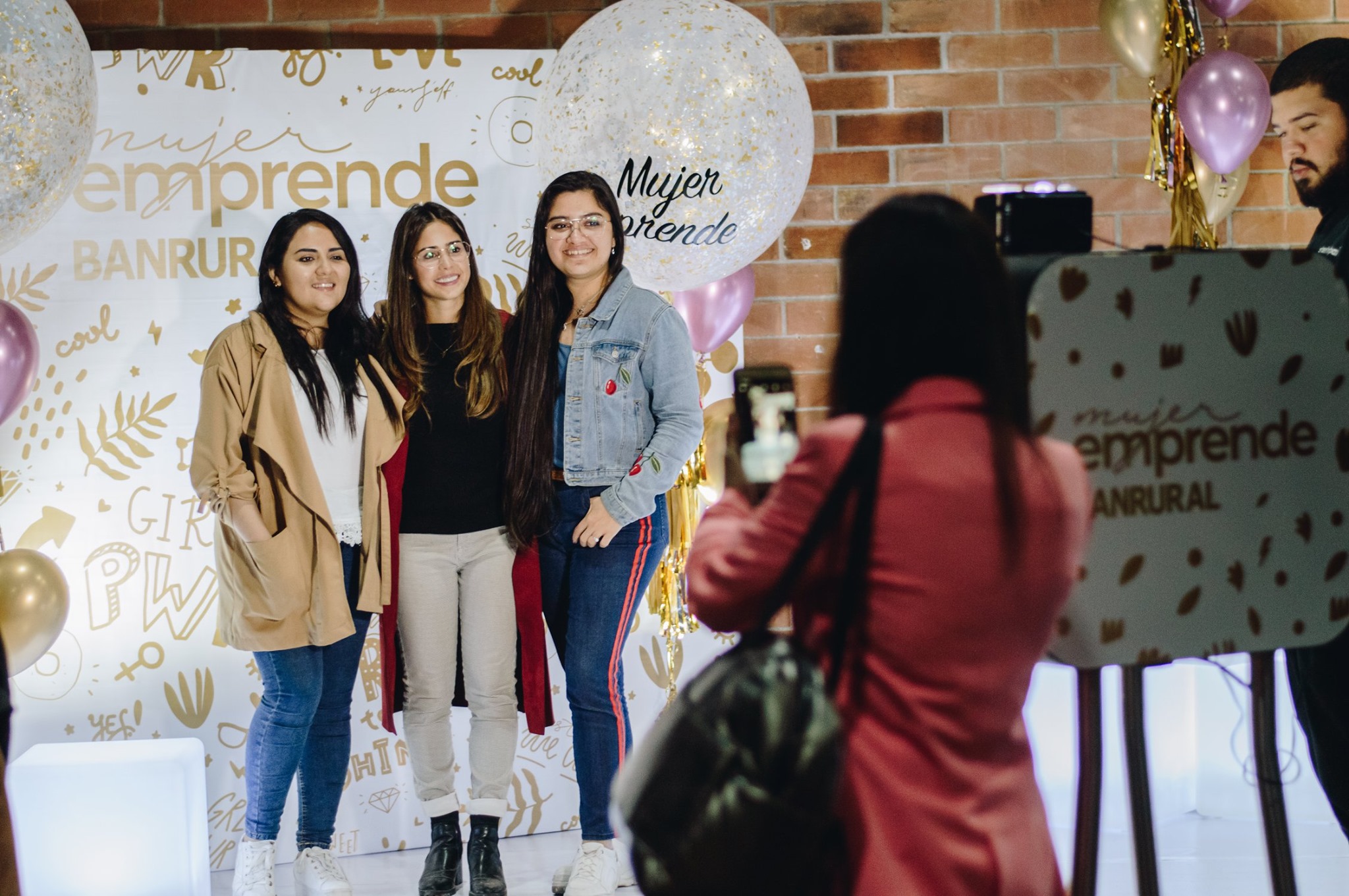 Emprendedoras guatemaltecas asistieron a la celebración del 2019 organizada por el colectivo MEG (Mujeres Emprendiendo Guatemala). (Foto Prensa Libre: cortesía MEG)