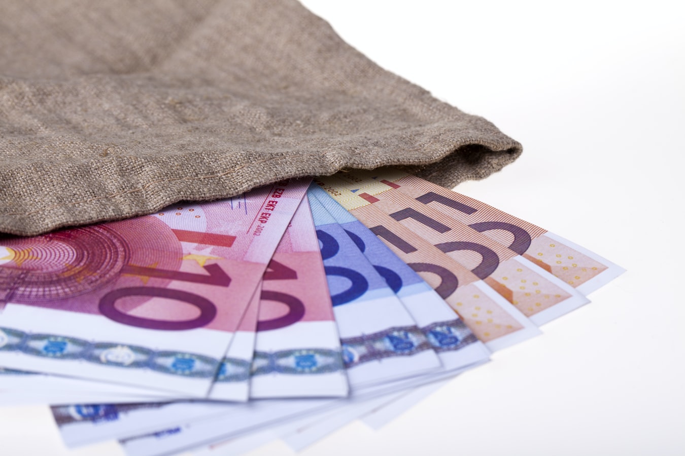 Solo Ginebra y otros dos cantones de Suiza tienen salario mínimo fijado. (Foto Prensa Libre: Unplash)