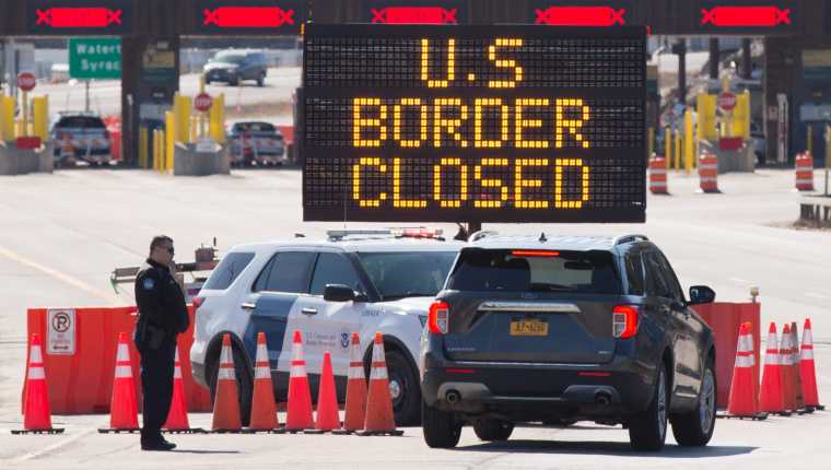 La frontera entre Canadá y Estados Unidos permanece cerrada desde el 21 de marzo último. (Foto Prensa Libre: AFP) 