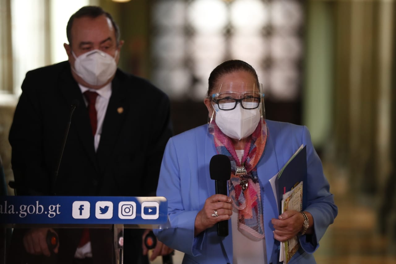 Consuelo Porras y el presidente Giammattei en una actividad en octubre de 2020. (Foto Prensa Libre: Hemeroteca PL/Esbin García)