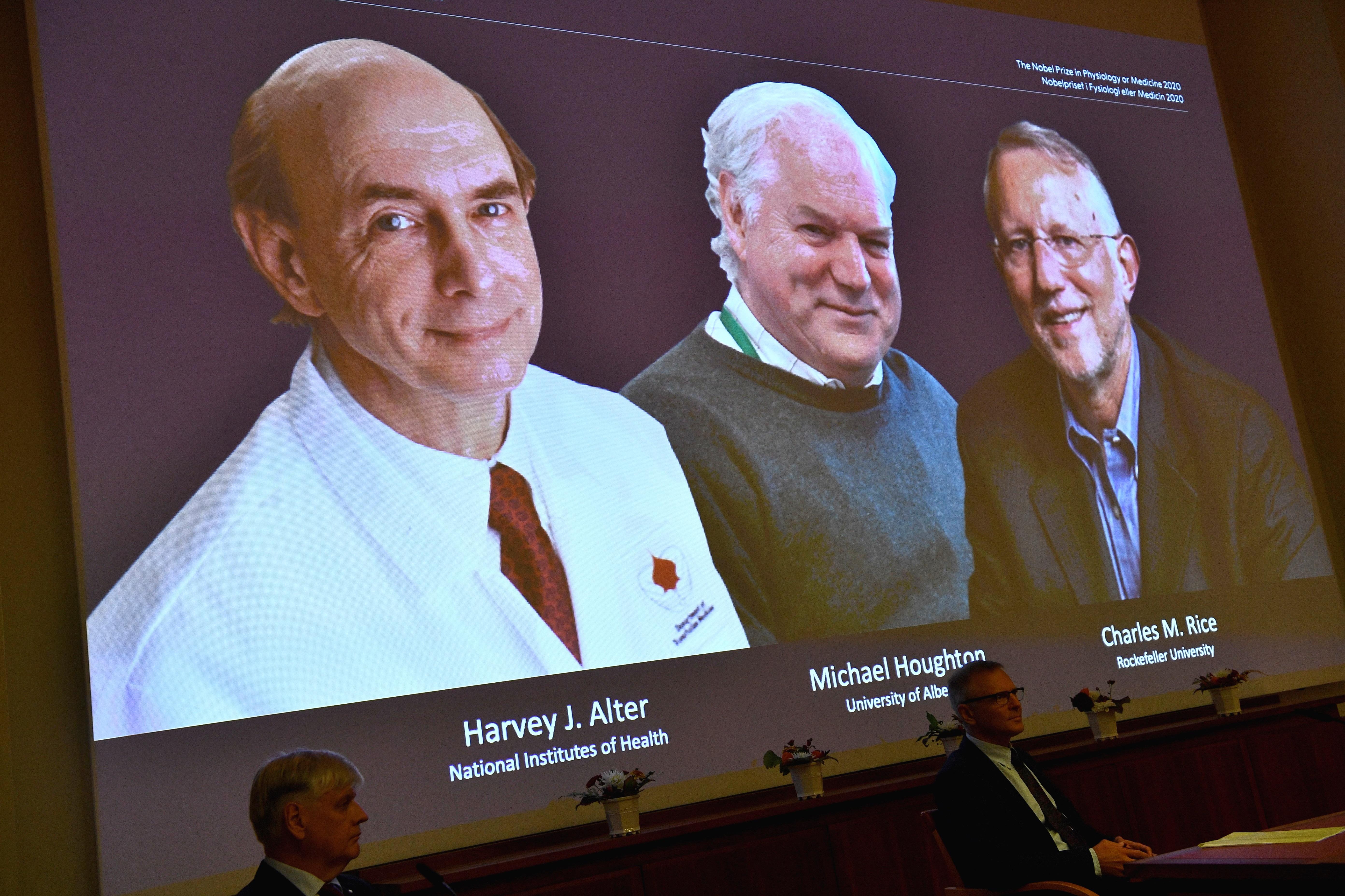 Vista de la rueda de prensa para anunciar este lunes el Premio Nobel de Medicina 2020. (Foto Prensa Libre: EFE)