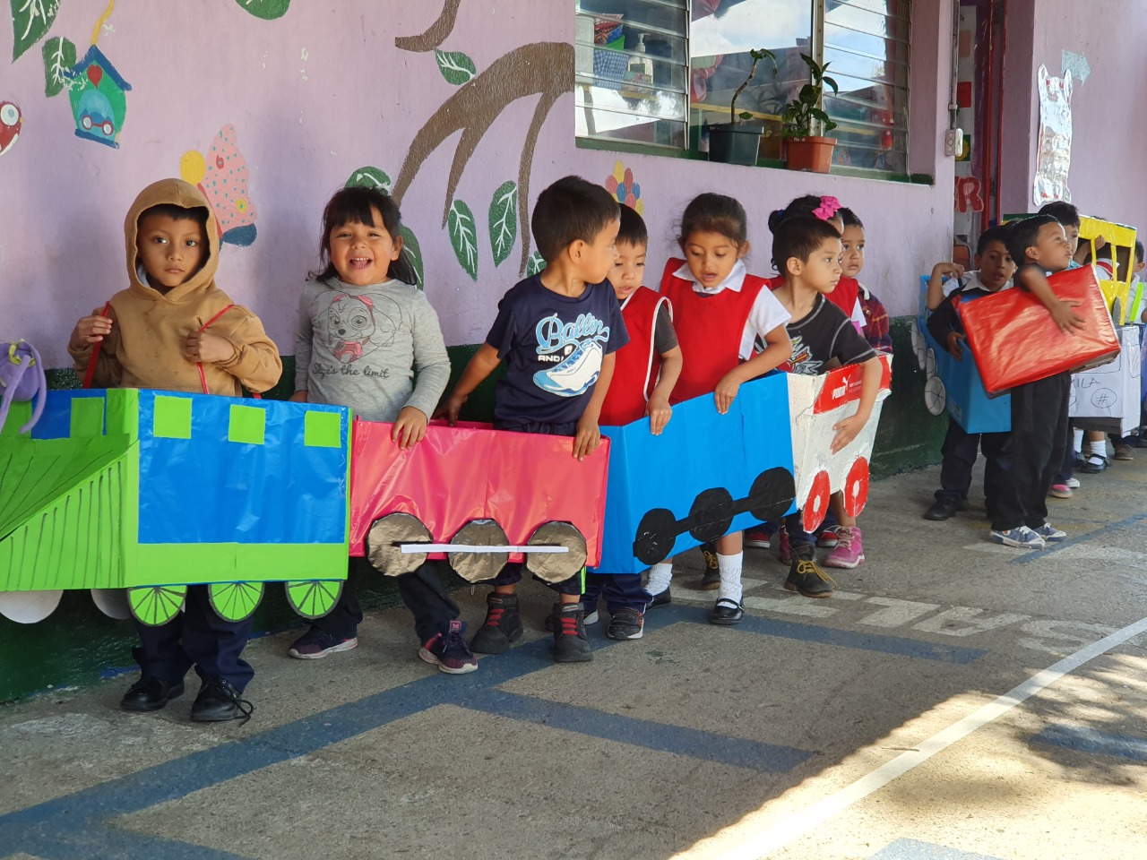 Los centros de atención infantil podrán atender a niños en modalidad híbrida en municipios con alerta roja. (Foto Prensa Libre: HemerotecaPL)