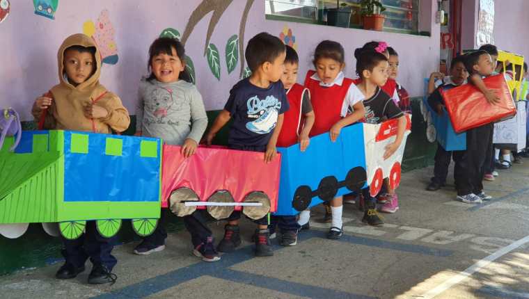 Los centros de atención infantil podrán atender a niños en modalidad híbrida en municipios con alerta roja. (Foto Prensa Libre: HemerotecaPL)