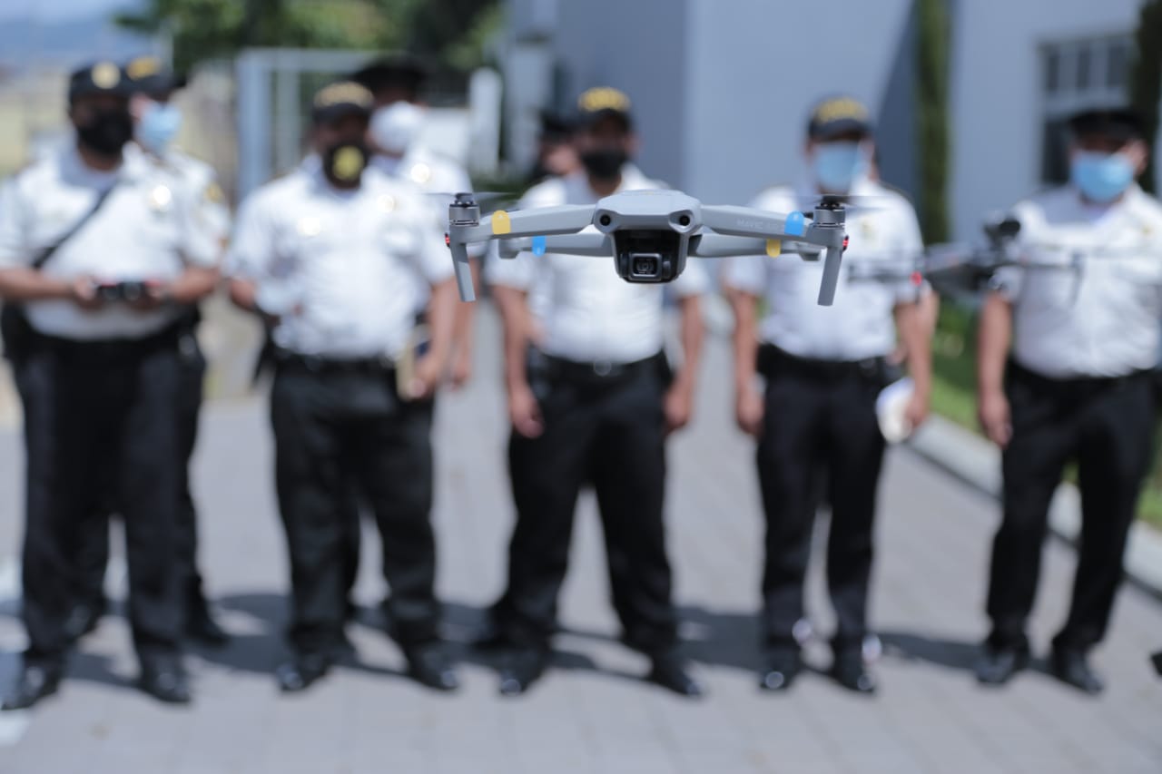 Agentes de la PNC están siendo capacitados para el uso de los drones. Foto Prensa Libre: PNC.
