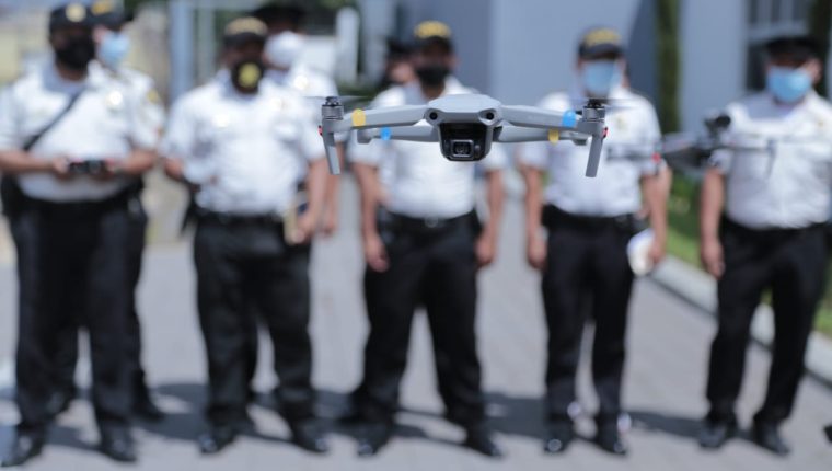 Agentes de la PNC estÃ¡n siendo capacitados para el uso de los drones. Foto Prensa Libre: PNC.