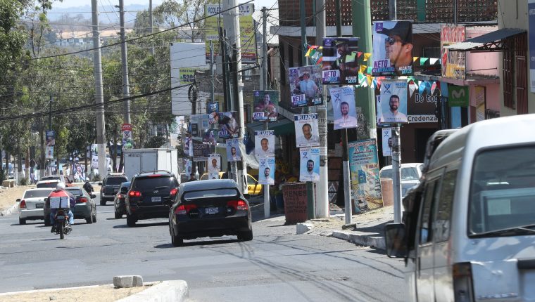 Cada cuatro años surgen nuevas organizaciones políticas y la mayoría solo son vehículos electorales. (Foto Prensa Libre: Hemeroteca PL)