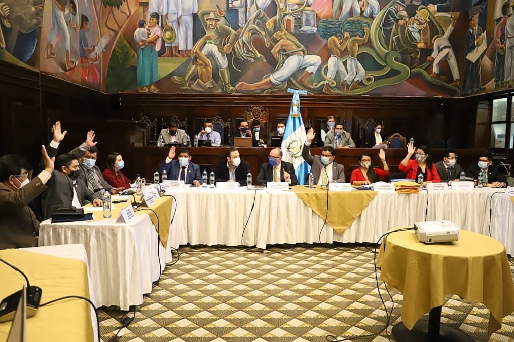 Reunión de la Comisión de Migrantes del Congreso que en esta elección de autoridades de Conamigua transmitió todas sus reuniones en las redes sociales. (Foto: Congreso)