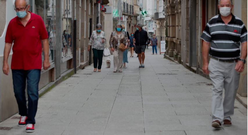 La intención es que el estado de alarma dure seis meses, hasta el 9 de mayo de 2021 en España. (Foto Prensa Libre: EFE)
