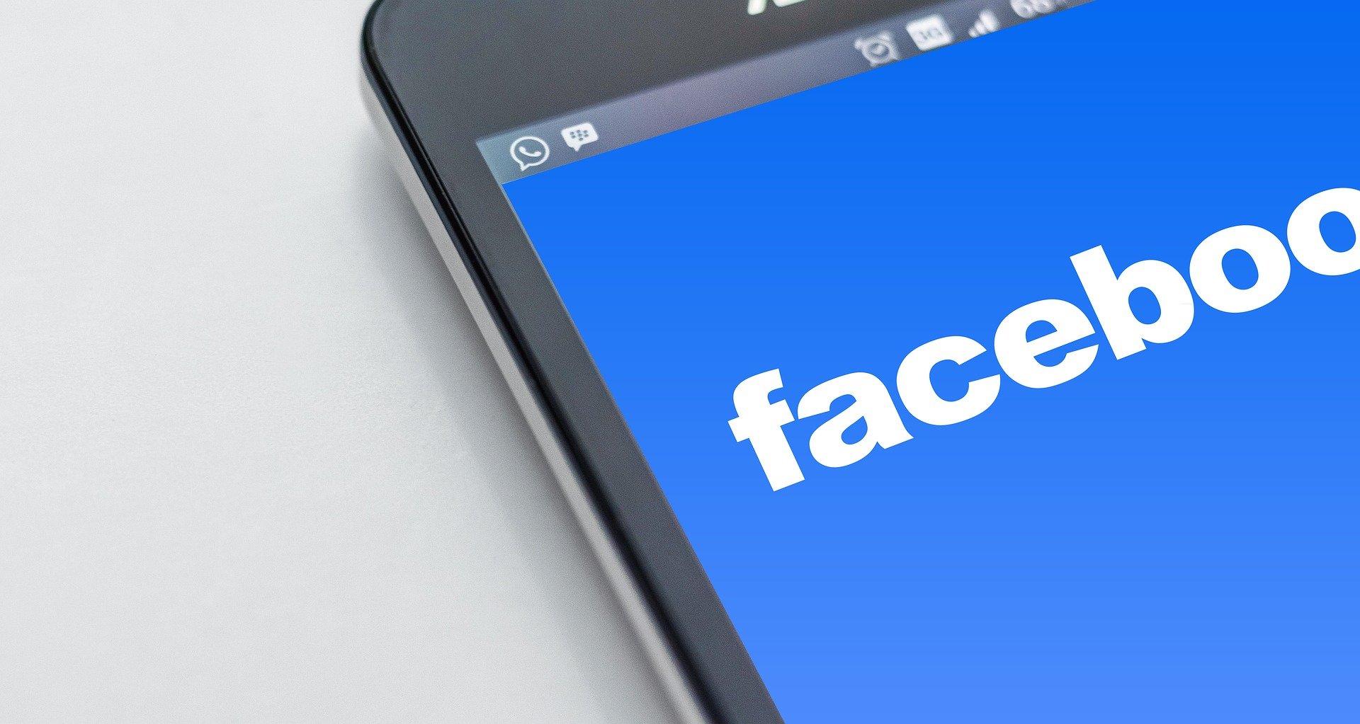 Facebook incorpora más idiomas a su traductor. (Foto Prensa Libre: Pixabay)