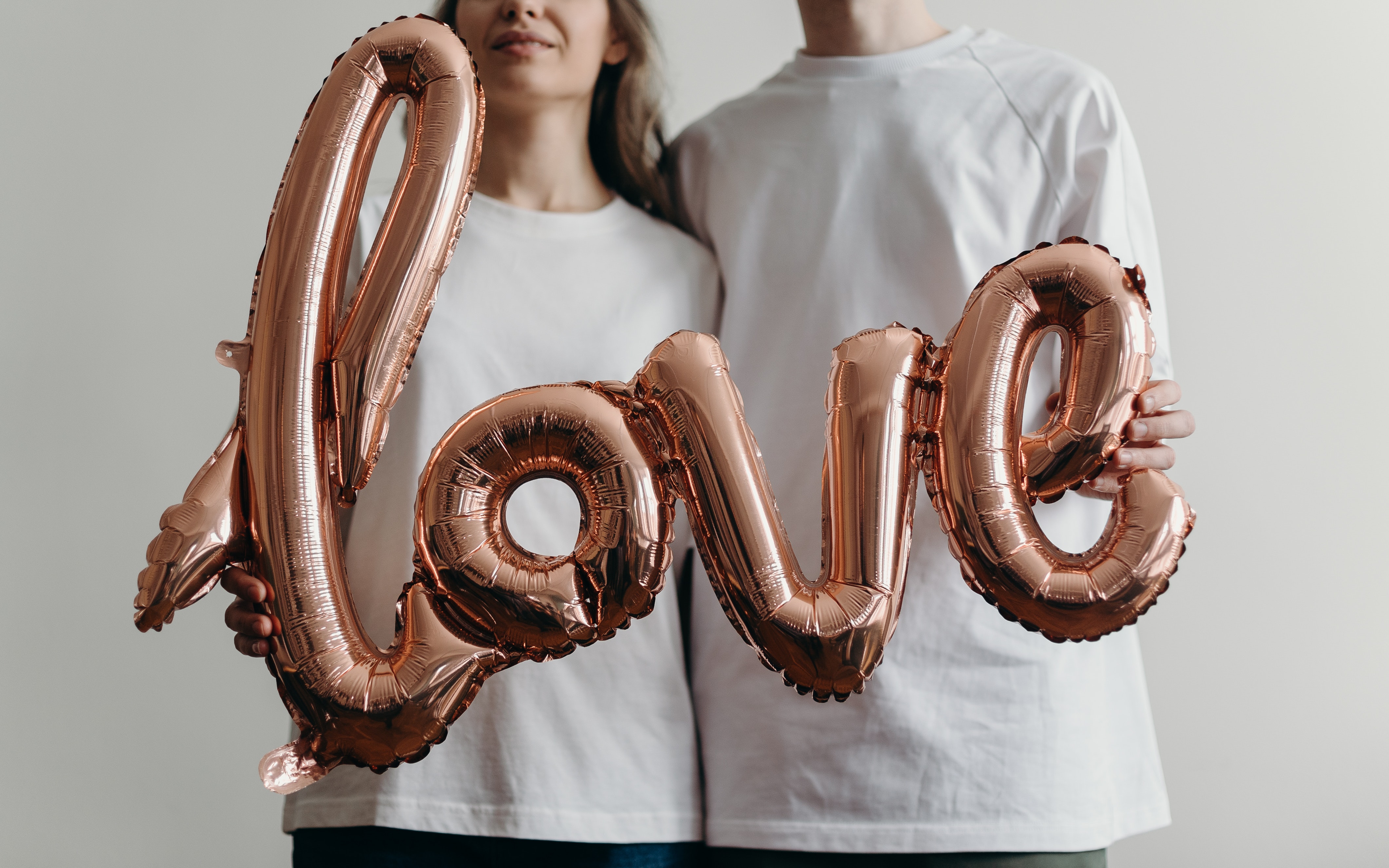 La ciencia sigue descubriendo las ventajas de estar enamorados.  (Foto Prensa Libre: cottonbro en Pexels).
