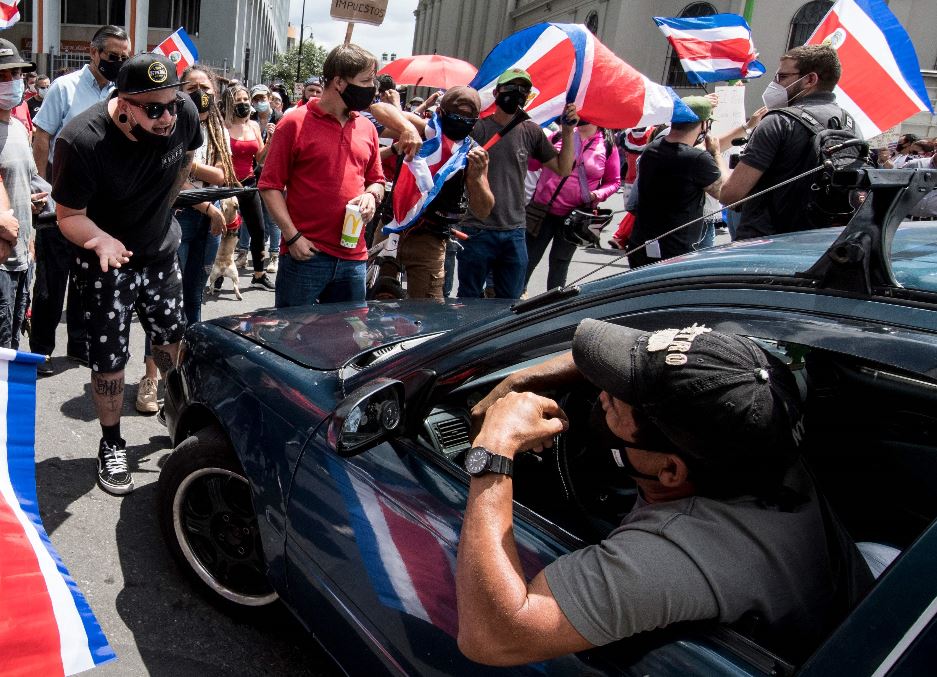 Los bloqueos en Costa Rica se han realizado en puntos estratégicos de carreteras que conducen a sitios turísticos, a fronteras, entre otros puntos. (Foto Prensa Libre: AFP)