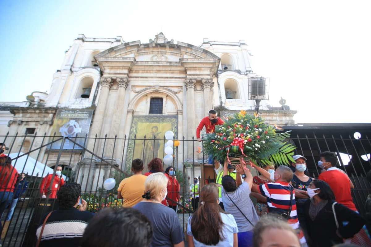 Fotogalería: Fieles guatemaltecos abarrotan la Iglesia La Merced y festejan el día de San Judas Tadeo