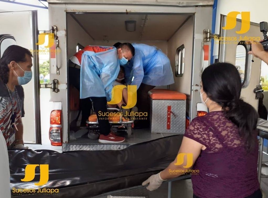 Ataque armado en Jerez, Jutiapa, deja cuatro muertos, entre ellos una niña. Delincuentes dispararon contra un bus. (Foto Prensa Libre: Sucesos Jutiapa)   