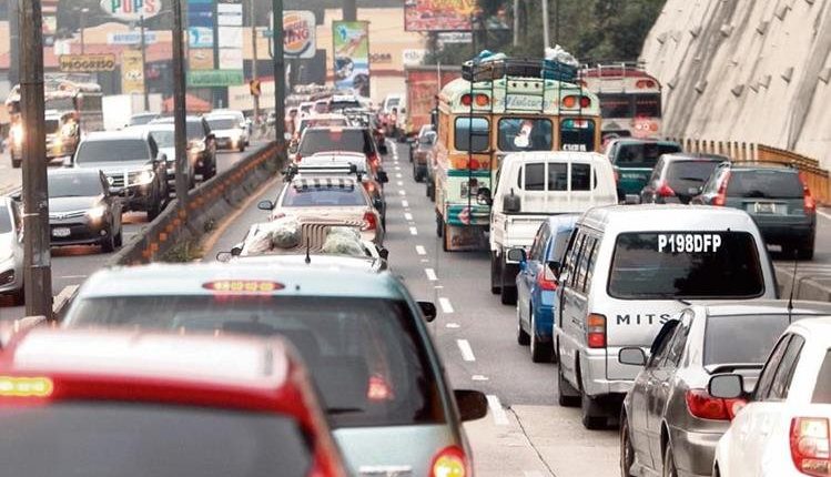 Los vehículos que acumulen tres años sin pagar el impuesto serán bloqueados por la SAT. (Foto, Prensa Libre: Hemeroteca PL).