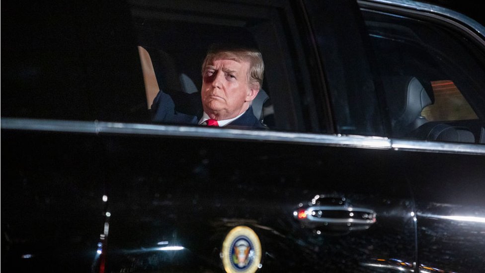 Donald Trump ha sido derrotado en su intento de reelección de acuerdo a las proyecciones de la BBC. (Foto Prensa Libre: AFP)