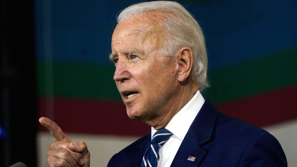 "No puedes manejar una crisis económica mientras no hayas derrotado la pandemia", dijo Biden durante su campaña. (Foto Prensa Libre: Getty Images)