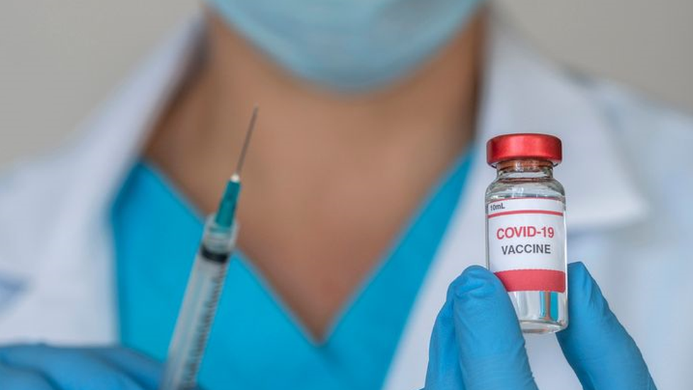 Más de 10 potenciales vacunas contra el coronavirus ya se encuentran en la Fase III de sus ensayos clínicos, la última etapa antes de la aprobación por parte de las agencias reguladoras.