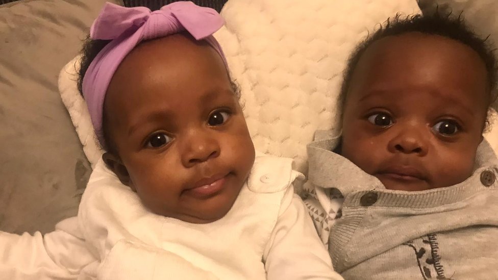 Coronavirus | Los gemelos que nacieron cuando su madre estaba en coma por covid-19
