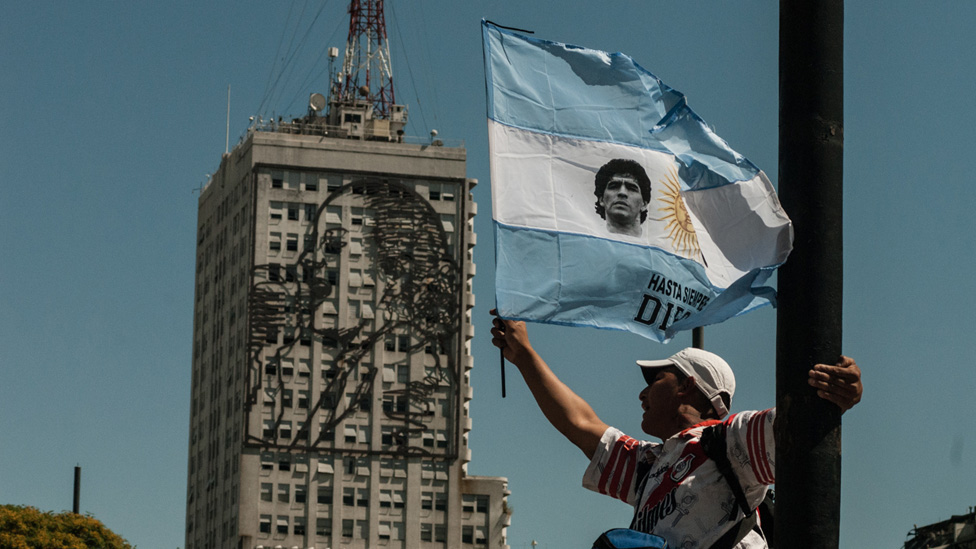 La muerte de la estrella del fútbol movilizó a decenas de miles de argentinos este jueves. NOLAN RADA