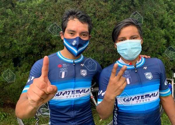 Alfredo Ajpacajá y Mardoqueo Vázquez consiguieron triunfar en la Vuelta a Chiriquí en la penúltima etapa. Foto Prensa Libre: Fedeciclismo. 