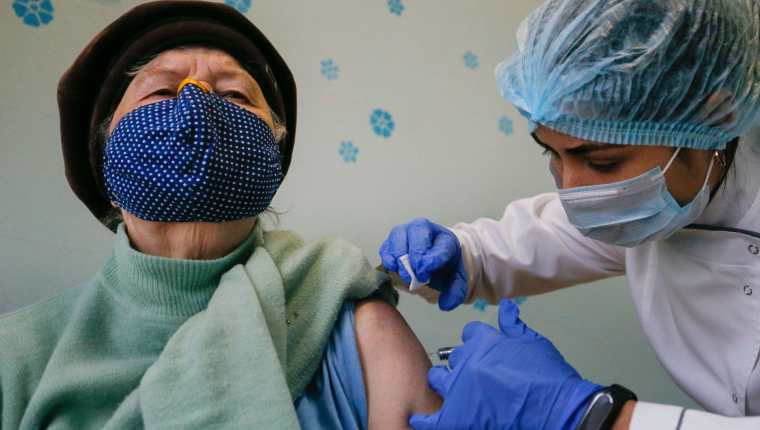 Vacuna contra el coronavirus se ha aplicado a casi un millón de personas