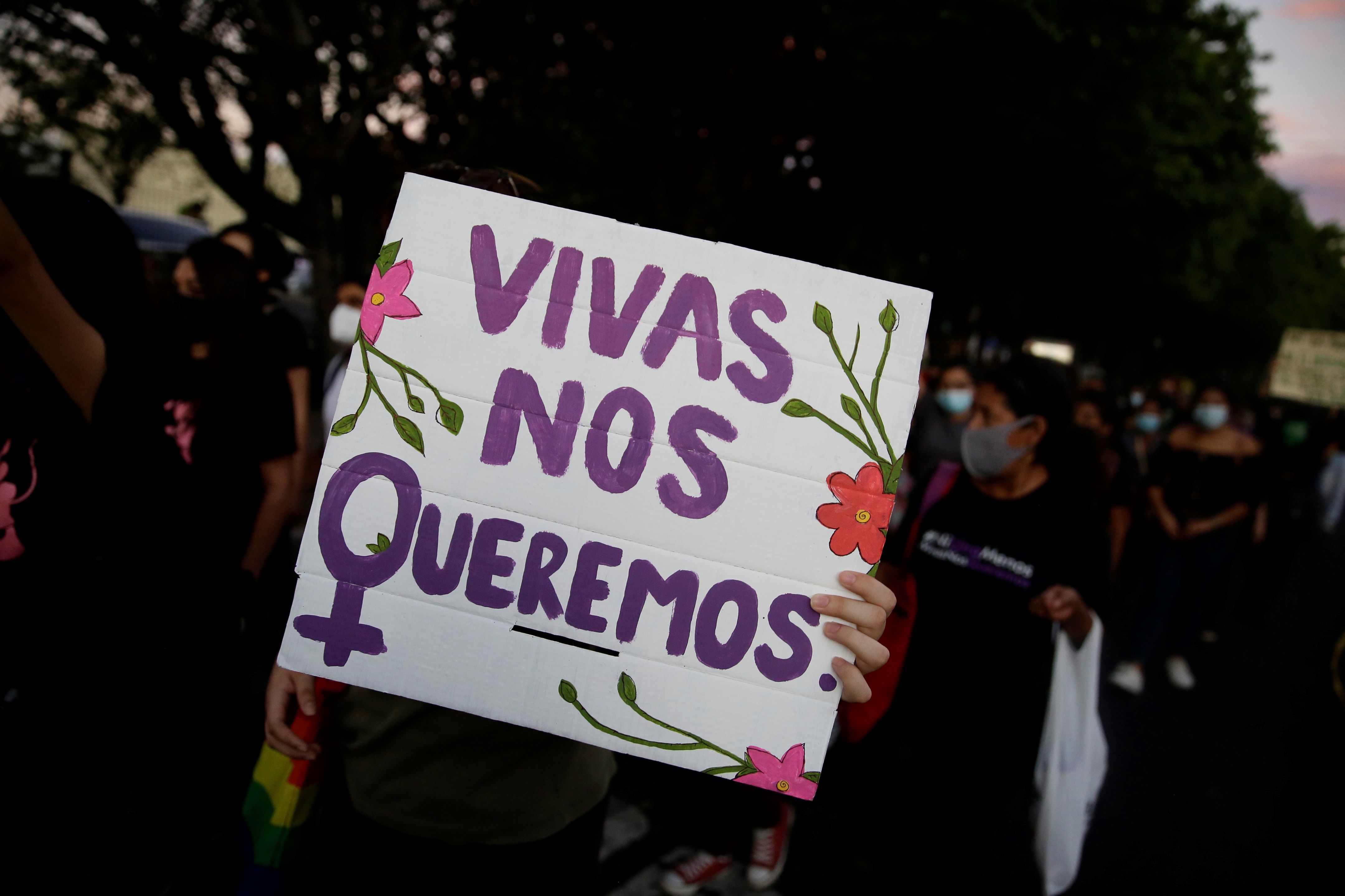 La violencia de género se ha agravado durante la pandemia, especialmente durante los confinamientos. (Foto Prensa Libre: EFE)