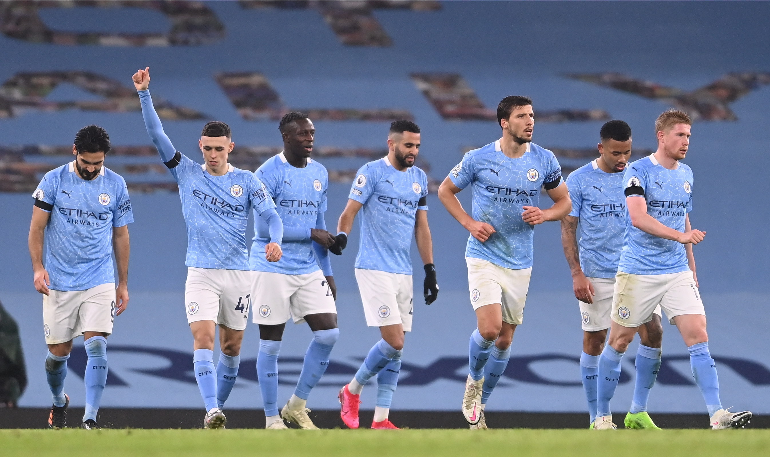 El Manchester City de Pep Guardiola es octavo en la tabla de clasificación de la Premier League. (Foto Prensa Libre: EFE)