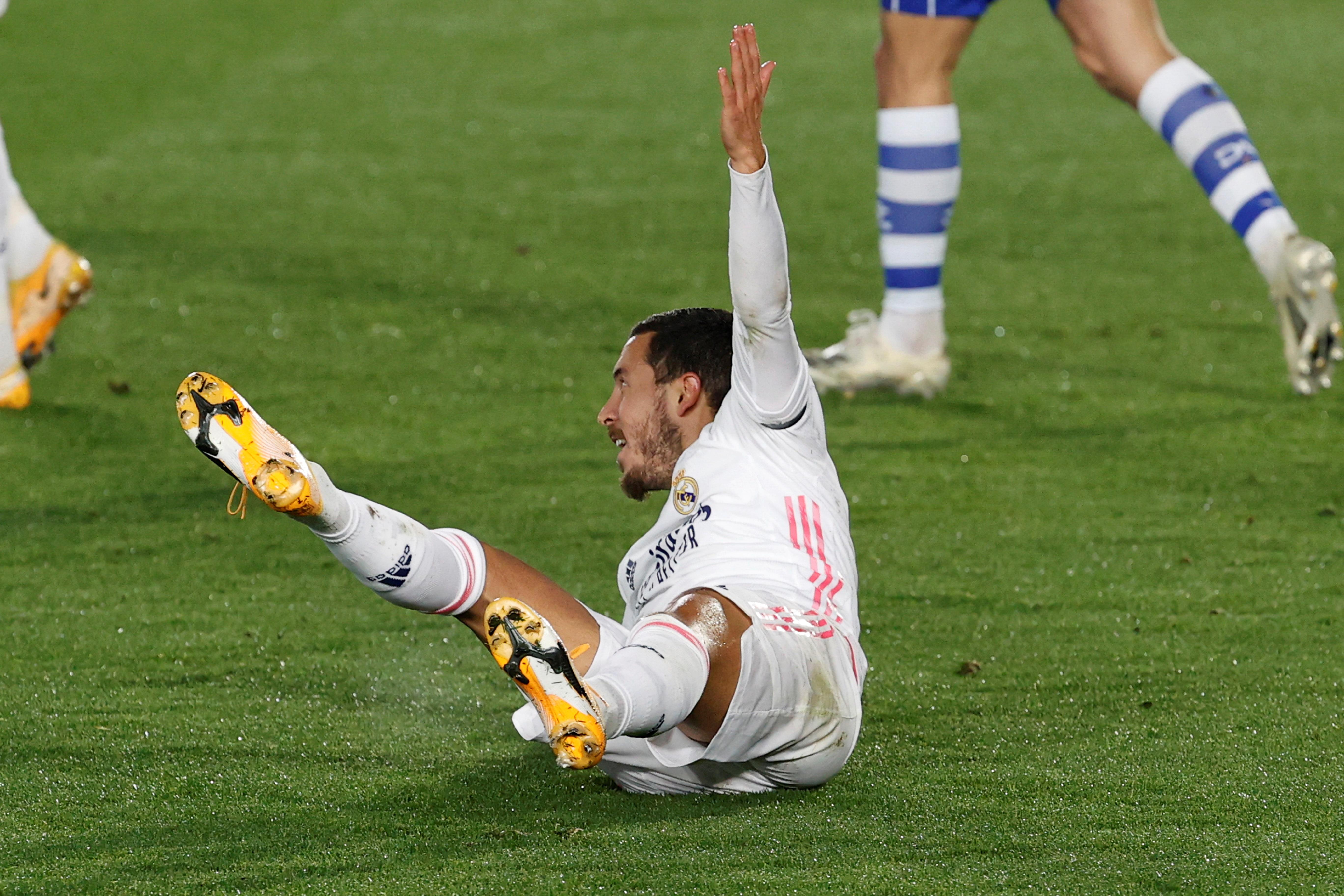 Eden Hazard llevaba tres juegos sumando minutos tras superar el coronavirus, pero ahora salió lesionado. (Foto Prensa Libre: EFE)