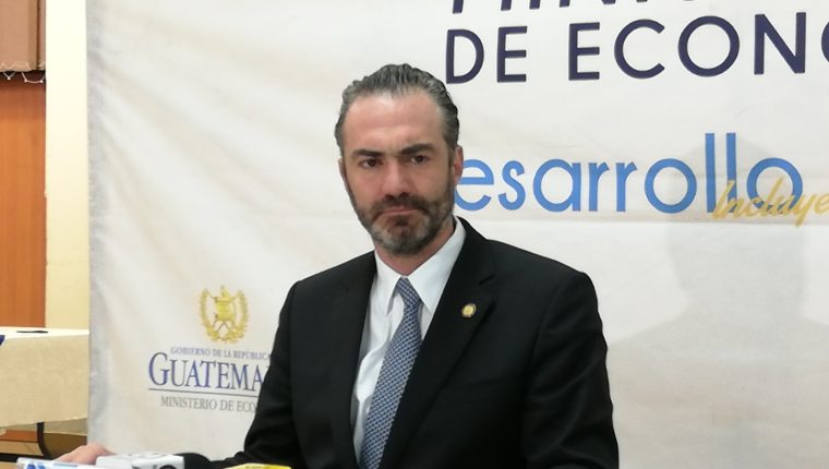El ex ministro de Economía, Acisclo Valladares Urruela. (Foto Prensa Libre: Hemeroteca PL)