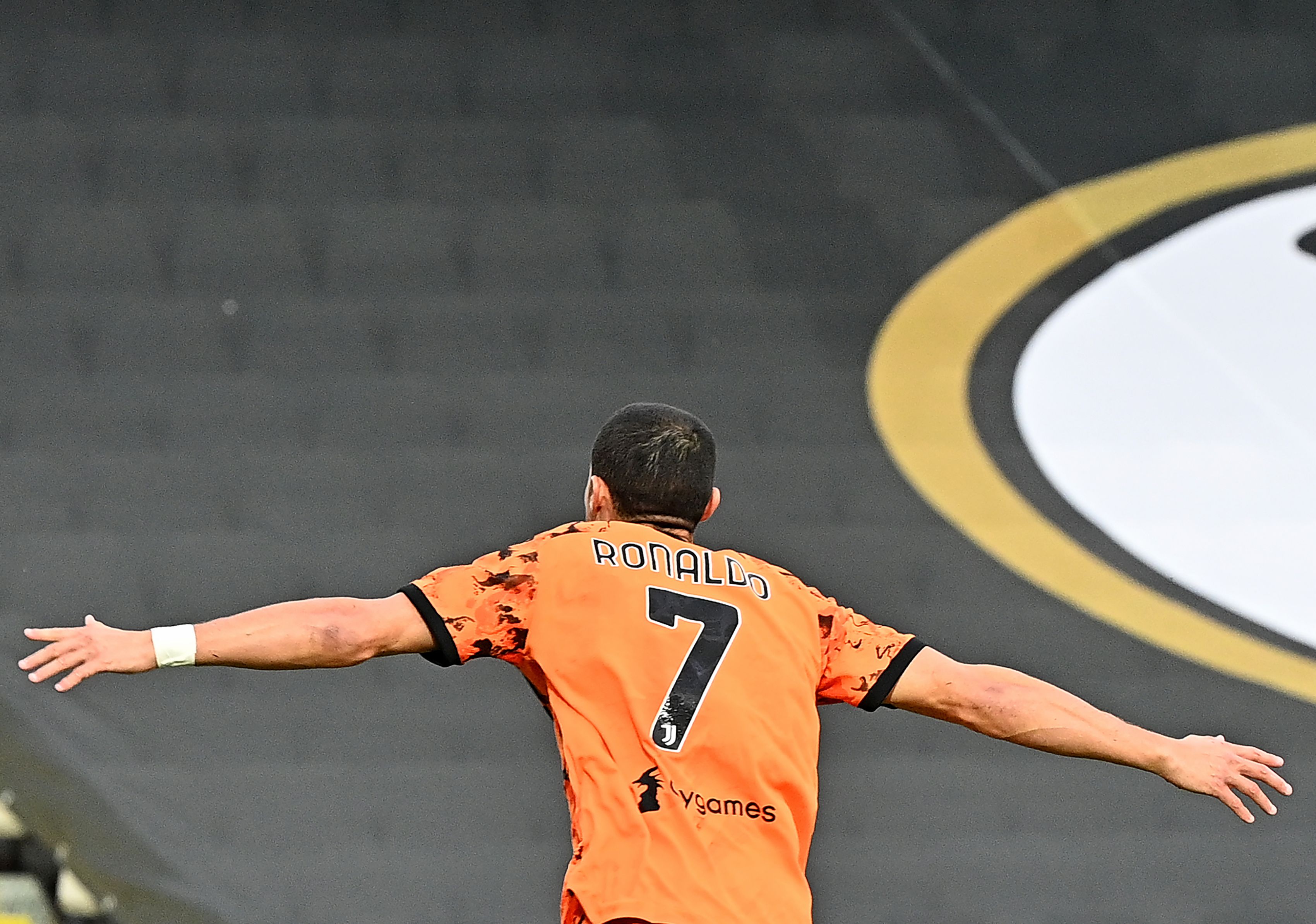 Cristiano Ronaldo anotó un doblete ante el Spezia en la Serie A de Italia. (Foto Prensa Libre: AFP)